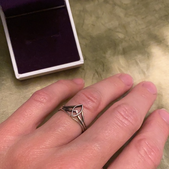 Silver ring - Picture 7 of 14